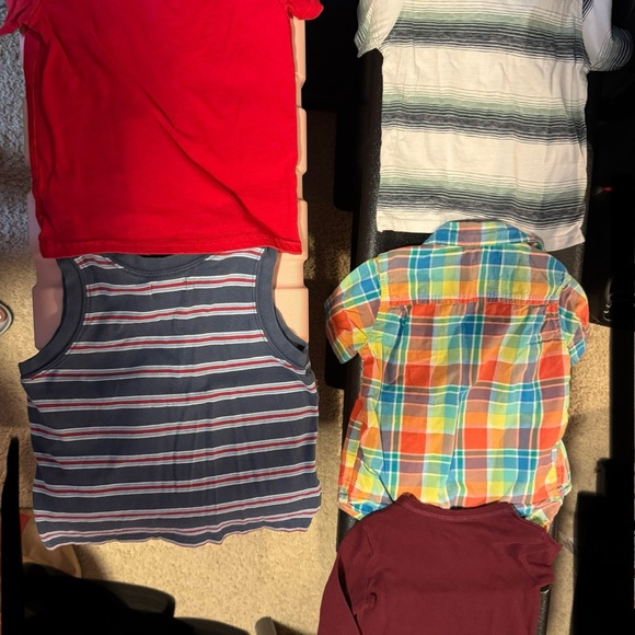💥NEW LISTING💥 Bundle of 5 24 mos/2T shirts - Picture 2 of 13